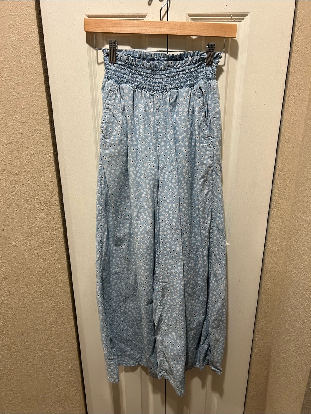 American Eagle Wide Leg Embroidery Textured , size Small - Picture 8 of 9
